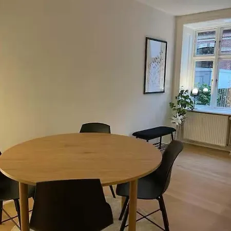 Stunning By The Lakes Apartment Copenhagen